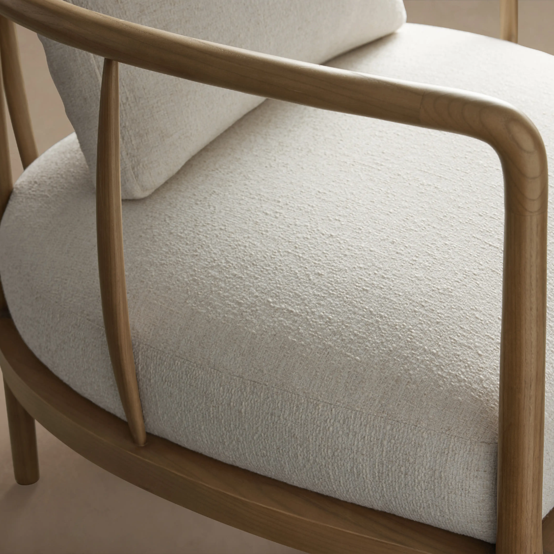 Zenyth – Skandinavisk Loungestol i Eik og Tekstiltrekk