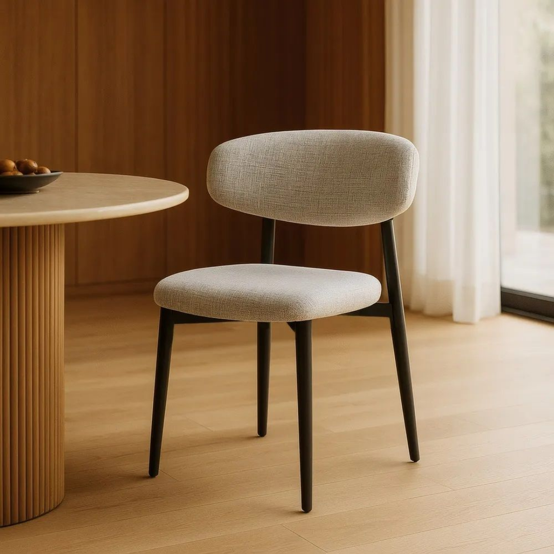 Apax – Moderne Spisestol i Vevd Tekstil med Sorte Stålben